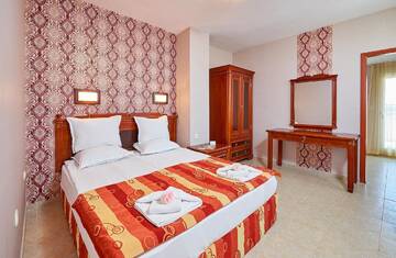 Апартаменты с 2 спальнями в Отеле Karolina Hotel